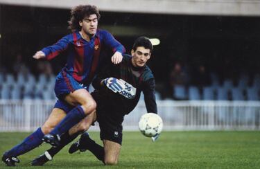 Formado en La Masia, Carreras debutó con el primer equipo del FC Barcelona en 1993. Aunque no logró asentarse como titular, fue parte del plantel en varias temporadas, alternando con el Barça B. Su estilo encajaba bien con el juego de posesión del club, pero la competencia en su posición lo llevó a buscar minutos en otros equipos como Oviedo, Mallorca y Atlético de Madrid.