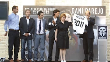 04/07/11 VALENCIA ACTO PRESENTACION DE DANI PAREJO COMO NUEVO JUGADOR
MANUEL LLORENTE PRESIDENTE