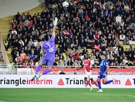 Monaco's US forward #09 Folarin Balogun (2nd R) scores a goal during the French L1 football match between Monaco (ASM) and Olympique de Marseille (OM) at the Louis II Stadium in Monaco on April 5, 2026. (Photo by Frederic DIDES / AFP)