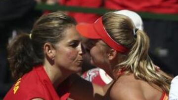 <b>HASTA LA VISTA. </b>Arantxa Sánchez se despide de Dani Hantuchova.