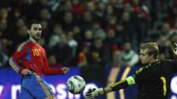 <b>A PUNTO. </b>Adrián estuvo cerca de marcar aquí el 0-1. Fue la mejor ocasión del primer tiempo.