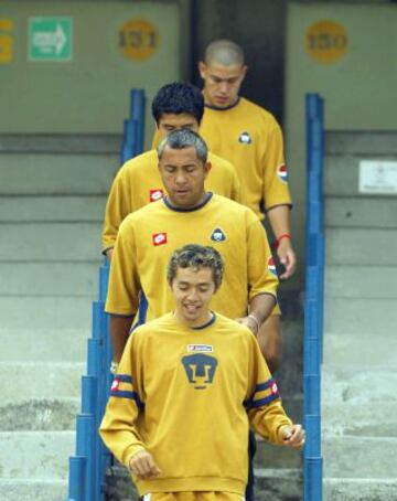 Parte de aquel equipo de Pumas Campeón en el 2004.