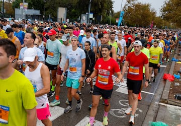 Corredores participan en la Media Maratón de Valencia.