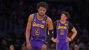 The Los Angeles Lakers rookie played 15 minutes without scoring points in the road loss to the Philadelphia 76ers.