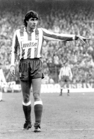 El delantero español vistió la camiseta rojiblanca entre 1986 y 1988. Jugó 82 encuentros y marcó 34 goles. 
