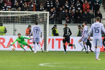 1-1. Ferran Torres marca el primer gol.