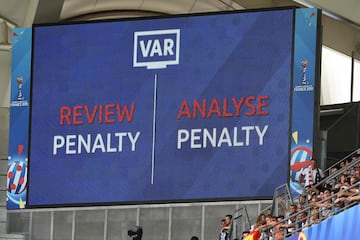 Un penalti muy dudoso se?alado por la colegiada h¨²ngara, Katalin Kulcsar, que tuvo que revisar en el monitor del VAR para ratificar su decisi¨®n y que Megan Rapinoe no desaprovech¨®.