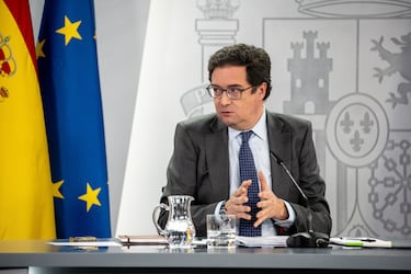 Óscar López es el actual Secretario General del PSOE de Madrid (PSOE-M), cargo que asumió a principios de 2025 tras la salida de Juan Lobato. Su objetivo declarado es presentarse como candidato a la presidencia de la Comunidad de Madrid en las elecciones autonómicas de mayo de 2027 para enfrentarse a Isabel Díaz Ayuso. Desde el 6 de septiembre de 2024 es Ministro para la Transformación Digital
y de la Función Pública de España.