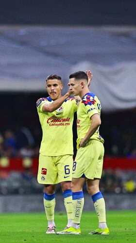 Jonathan Dos Santos and Alvaro Fidalgo of America during the semifinals first leg match between America and Pachuca as part of the CONCACAF Champions Cup 2024, at Azteca Stadium on April 23, 2024 in Mexico City, Mexico.