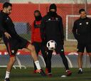 Franco Vázquez y Carriço, únicas bajas del Sevilla