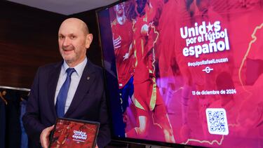 MADRID (ESPAÑA), 13/12/2024.- Rafael Louzán, candidato a la presidencia de la Federación Española de Fútbol (RFEF) en las elecciones del próximo día 16, presenta este viernes en Madrid su programa "Unidos por el fútbol", con el que quiere recuperar "la estabilidad y dejar atrás etapas convulsas para trabajar sin sobresaltos". EFE/ Blanca Millez
