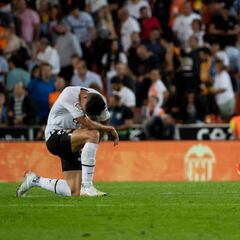 Gabriel Paulista: “Tenemos que cambiar la mentalidad porque el Valencia es un club muy grande que tiene que estar arriba”