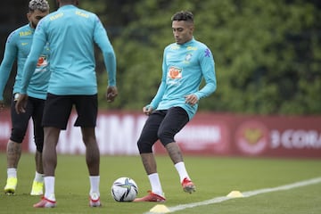 La Selección de Brasil realizó su primer entrenamientos en el estadio Metropolitano de Techo en Bogotá antes de viajar a Venezuela.