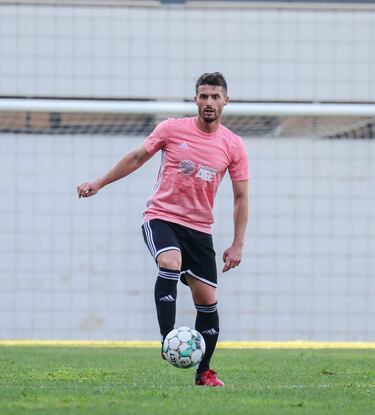 De jugar en Primera a una selección de futbolistas en el paro