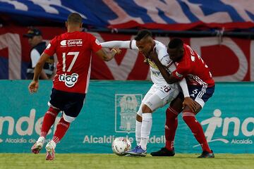 Independiente Medellín cayó 0-1 frente a Deportes Tolima en el Atanasio Girardot, pero por el marcador global (3-2) avanzó a semifinales de la Copa BetPlay.