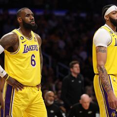 Los 4 jugadores inamovibles que los Lakers deben mantener, según Magic Johnson