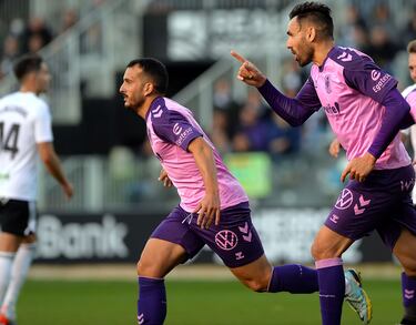 Su gol ante el Burgos le permitió a los tinerfeños conseguir la victoria. Además, entrará en la historia por ser el jugador que paró el récord de imbatibilidad de Caro.