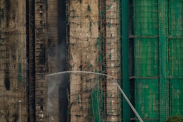 El incendio se ha convertido en el peor de su tipo en Hong Kong en las últimas tres décadas.