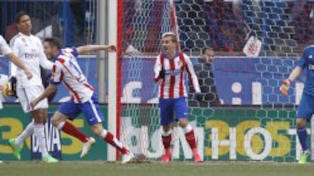 ¿Cuántas veces ha ganado los dos derbis de Liga el Atlético al Real Madrid en una misma temporada?