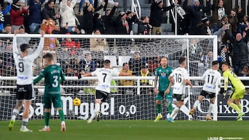 Aprobados y suspensos del Racing de Ferrol: apagón en El Plantío