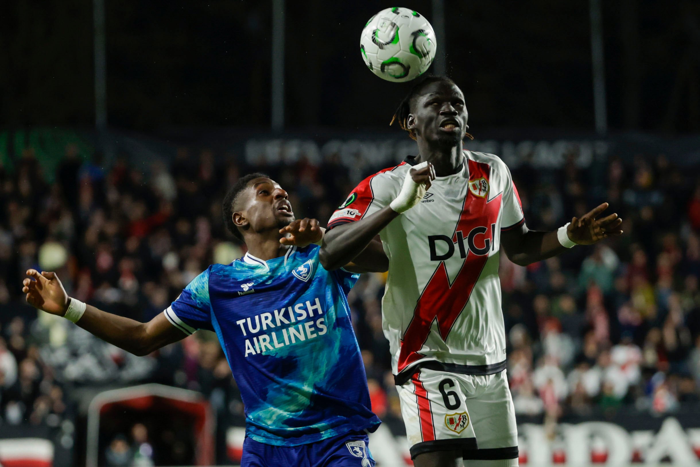 El EuroRayo, a cuartos con susto