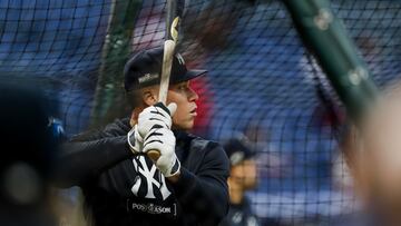 Cleveland (United States), 18/10/2024.- New York Yankees Aaron Judge during batting practice before the Major League Baseball (MLB) American League Championship Series playoff game four between the New York Yankees and the Cleveland Guardians in Cleveland, Ohio, USA, 18 October 2024. The winner of the best-of-seven games National League Championship Series will face the American League Championship Series winner in the World Series. (Liga de Campeones, Nueva York) EFE/EPA/DAVID MAXWELL