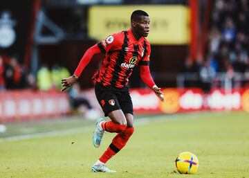 El extremo nacido en Burkina Faso ha fichado por el AFC Bournemouth procedente del FC Lorient a cambio de más de 22 millones de euros.