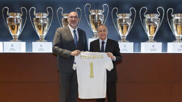 Emilio Gayo, presidente de Telefónica España, y Florentino Pérez, presidente del Real Madrid.