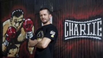 PREPARADO. Rubén Nieto, en la puerta del gimnasio de Luis ‘Coraje’ Muñoz en Fuenlabrada.