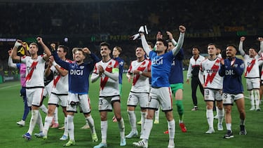Soccer Football - UEFA Conference League - Quarter Final - Second Leg - AEK Athens v Rayo Vallecano - OPAP Arena, Athens, Greece - April 16, 2026 Rayo Vallecano's Oscar Valent
