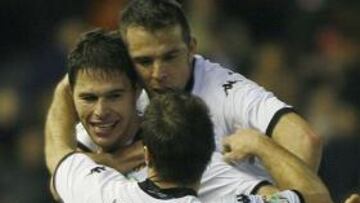 Zigic rescató al Valencia en el descuento