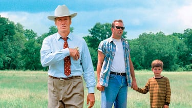 Así fue la pelea entre Clint Eastwood y Kevin Costner en esta olvidada road movie: “Busca a su extra y...”