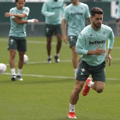 El Galatasaray no se rinde
para llevarse a Álex Moreno