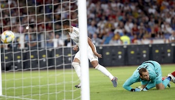 1-2. Casemiro marcó el segundo gol.