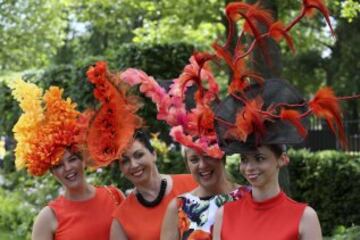 Ascot es noticia estos días por la visita de la Familia Real Británica a las carreras y por el glamour que se respira.