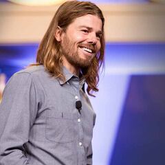 El CEO que bajó un 90% su sueldo para que sus trabajadores tripliquen la productividad