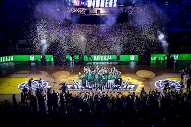 El Unicaja de Málaga, campeón de la Basket Champions League tras ganar 67-83 al Galatasaray. Segundo año consecutivo que conquista el trofeo.