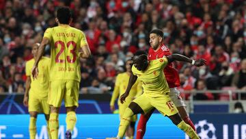 Abrazo entre Sadio Mané y Luis Díaz tras Benfica - Liverpool