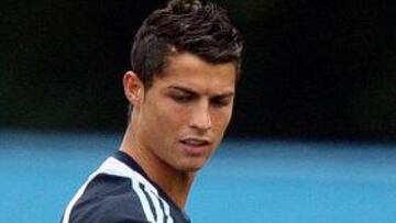 <b>Sin miedo</b>. El defensa del Inter, Davide Santon, ha declarado que, a él, el jugador portugués no le da ningún miedo e incluso le parecieron más duros sus exámenes del instituto