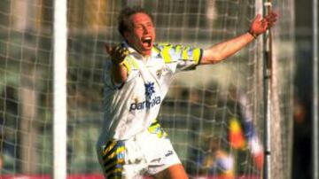 N&eacute;stor Sensini lleg&oacute; en 1993 a Parma, donde estuvo hasta 1999: consigui&oacute; dos Copas UEFA y una Copa Italia.