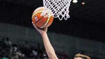 <b>Y SON LÍDERES. </b>Spanoulis guió la victoria de Grecia sobre Lituania.