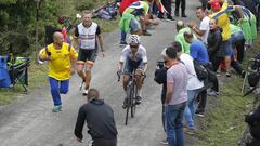 Stefan Denifl asciende la exigente subida a Los Machucos en la Vuelta a Espa&ntilde;a 2017.