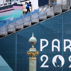 How much does a ticket to a 2024 Olympics in Paris event cost?