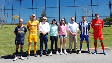 Presentacion nuevas camisetas de la POnferradina temporada 22-23 en la  sede de Tvitec foto Luis de la Mata