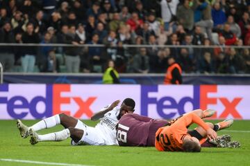 1-1. Antonio Rüdiger marca en el minuto 95 el tanto del empate. En la jugada, el central alemán sufre un corte en la cara tras chocar con el portero Anatoliy Trubi.