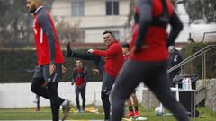 La opción que Colo Colo abre por la presencia de Esteban Paredes