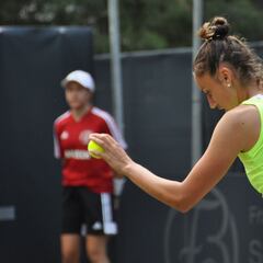 Sorribes pasa a semifinales tras el abandono de Azarenka