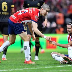Chivas gana y pierde al mismo tiempo en la Liga MX