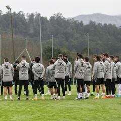 El primer equipo se despide de A Madroa después de 30 años