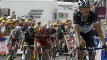 Schleck: "Uno de nosotros subirá al podium de amarillo"